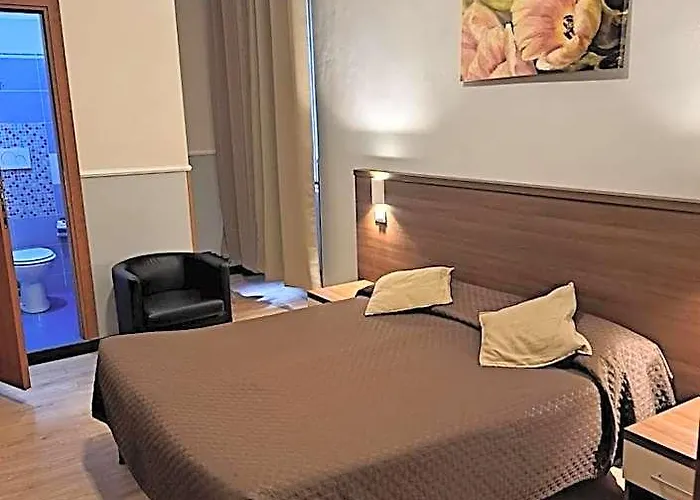 Leone Hotel *